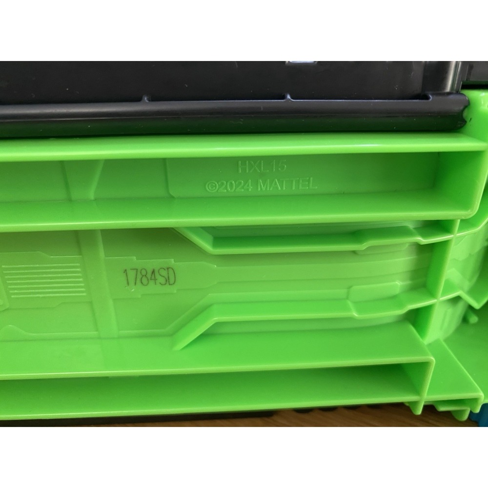 Hot Wheels Tony Hawk World Tour Skate Bus Playset Ramp Truck Base No Accessories - Picture 11 of 13